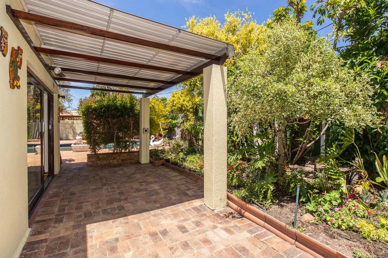 5 Bedroom Property for Sale in Bergvliet Western Cape